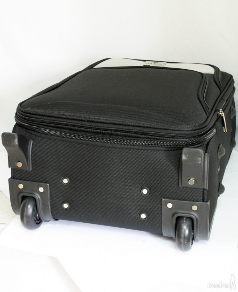 Разные модели чемоданов имеют 2, 4 или более количество колес.